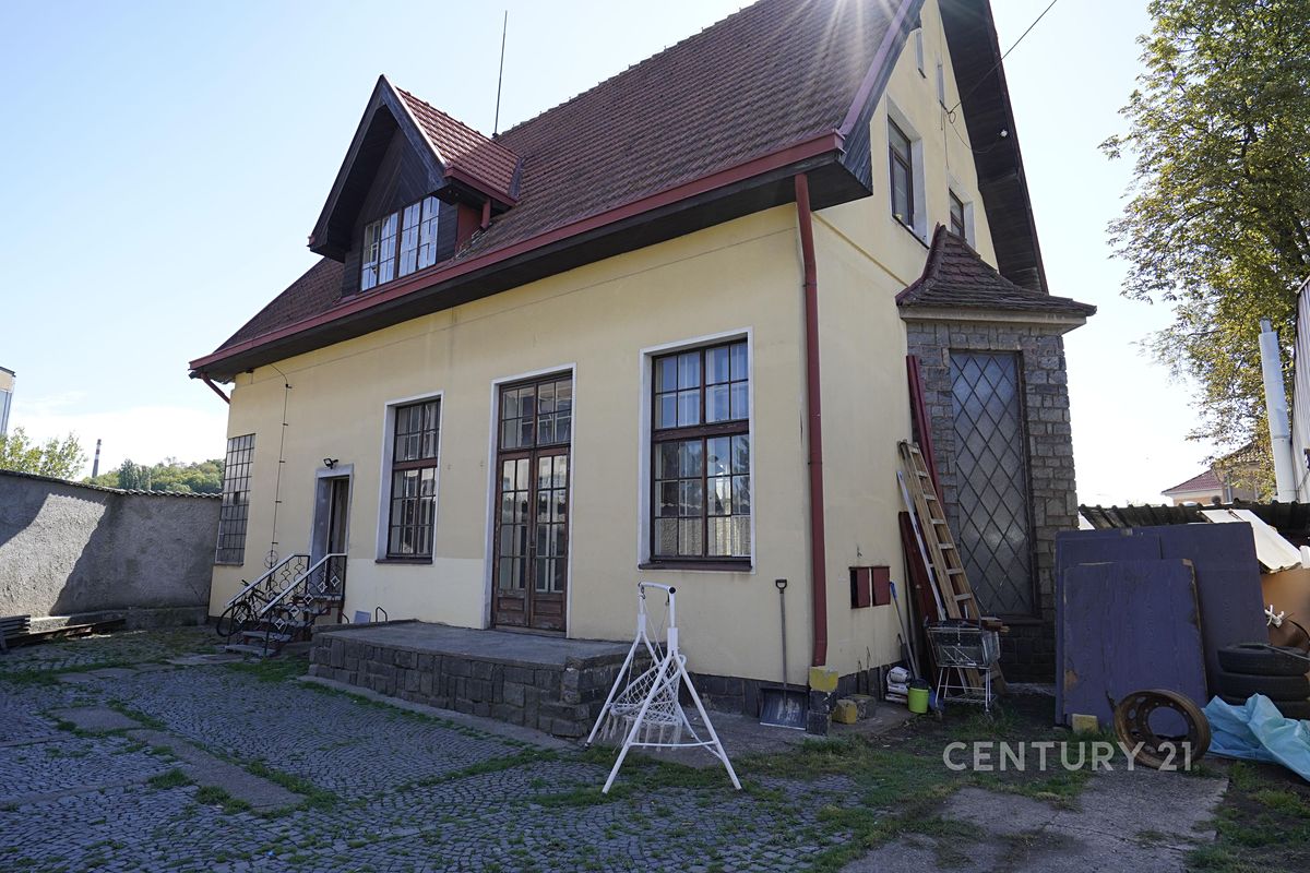 Pronájem rodinného domu 220 m², pozemek 307 m²
