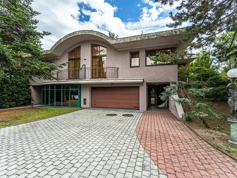 Pronájem rodinného domu 390 m², pozemek 1510 m², Průhonice – náhled fotky 2