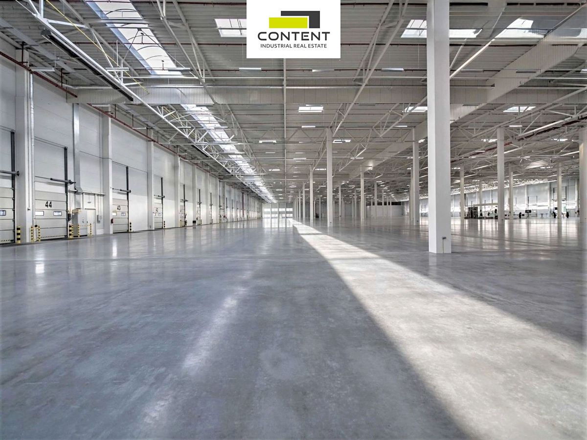 Pronájem skladového prostoru 4733 m² – fotografie 3
