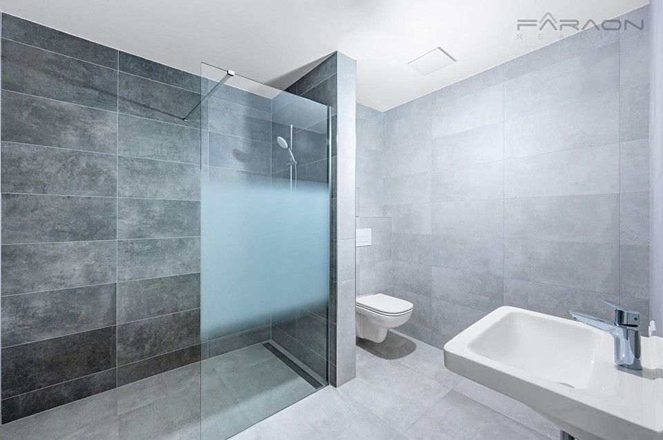 Pronájem bytu 2+kk 111 m² – fotografie 3