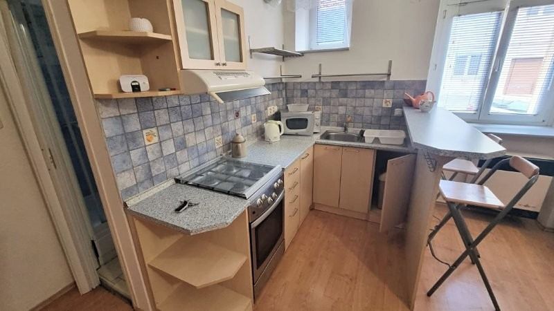 Pronájem bytu 1+kk 30 m² – fotografie 3