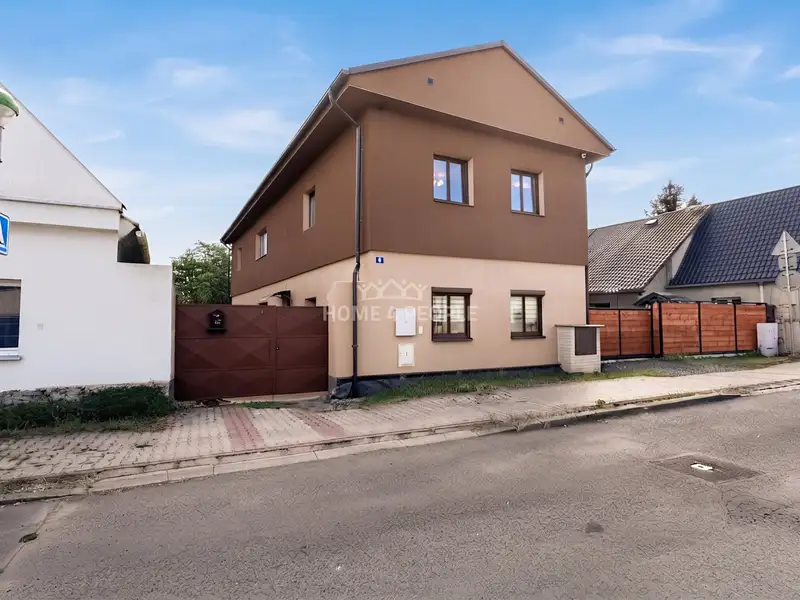 Prodej rodinného domu 224 m², pozemek 745 m², Spořice – náhled fotky 2