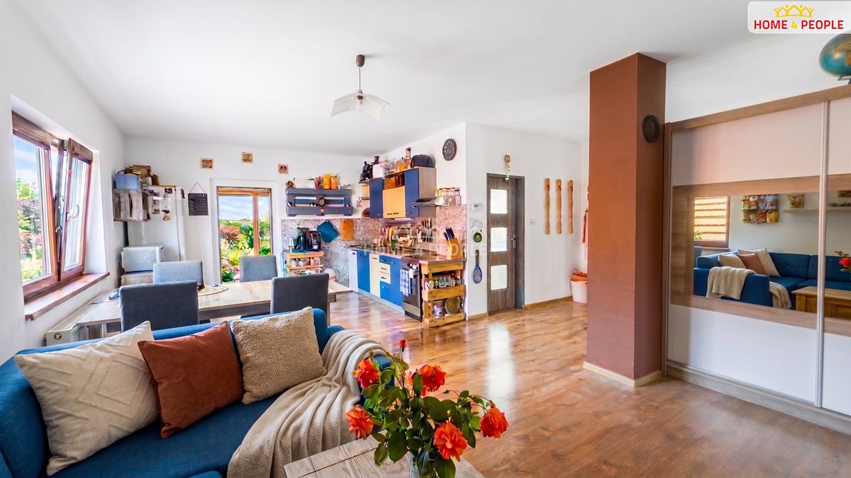 Prodej rodinného domu 224 m², pozemek 745 m² – fotografie 4
