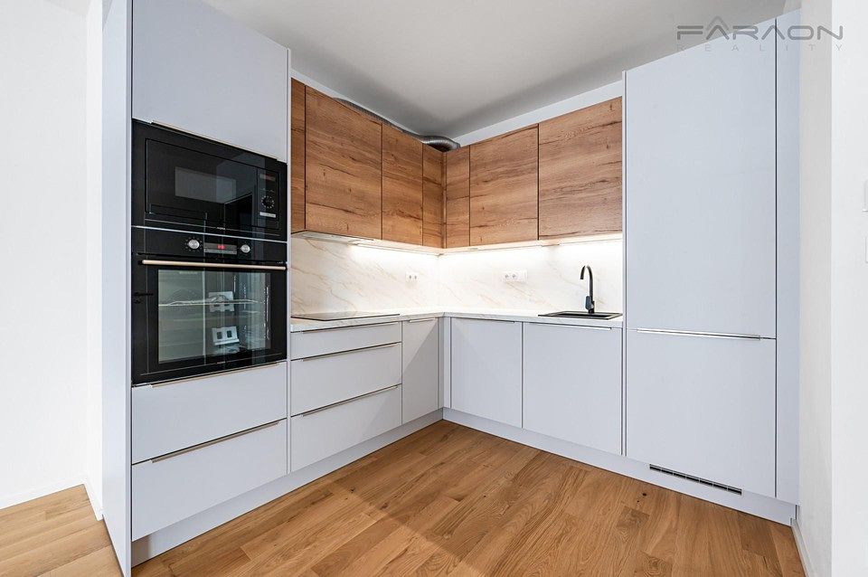 Pronájem bytu 2+kk 111 m² – fotografie 2