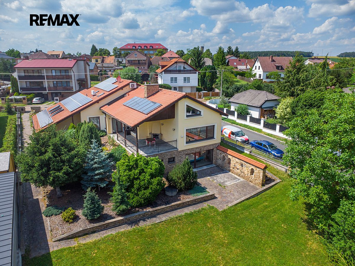 Prodej rodinného domu 570 m², pozemek 1464 m² – fotografie 2