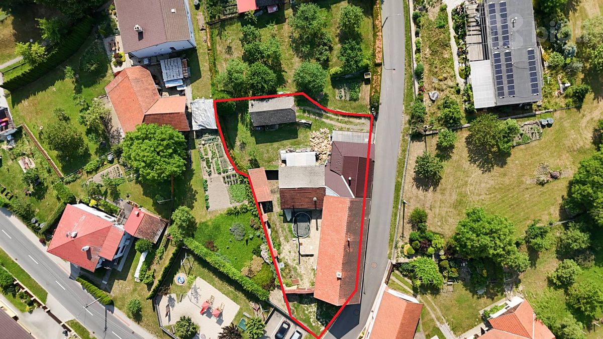 Prodej rodinného domu 190 m², pozemek 1039 m² – fotografie 2