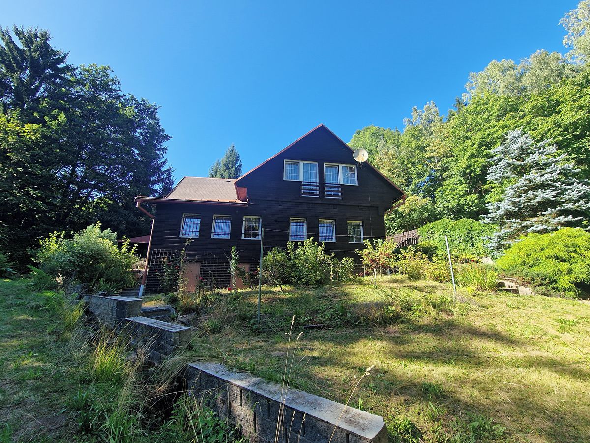 Prodej rodinného domu 178 m², pozemek 2003 m² – fotografie 2