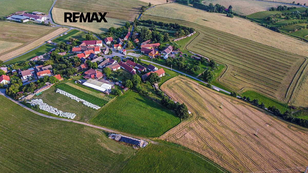 Prodej stavebního pozemku 5619 m² – fotografie 3