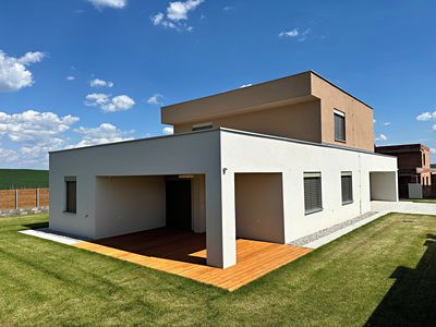 Pronájem rodinného domu 233 m², pozemek 500 m²