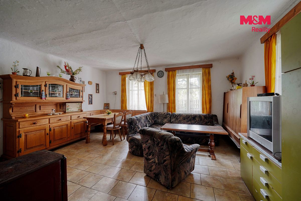 Prodej rodinného domu 138 m², pozemek 2450 m² – fotografie 4