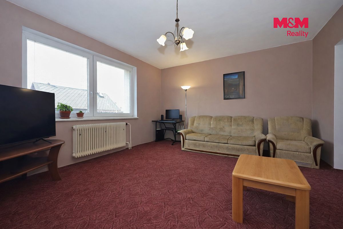 Prodej rodinného domu 250 m², pozemek 978 m² – fotografie 5