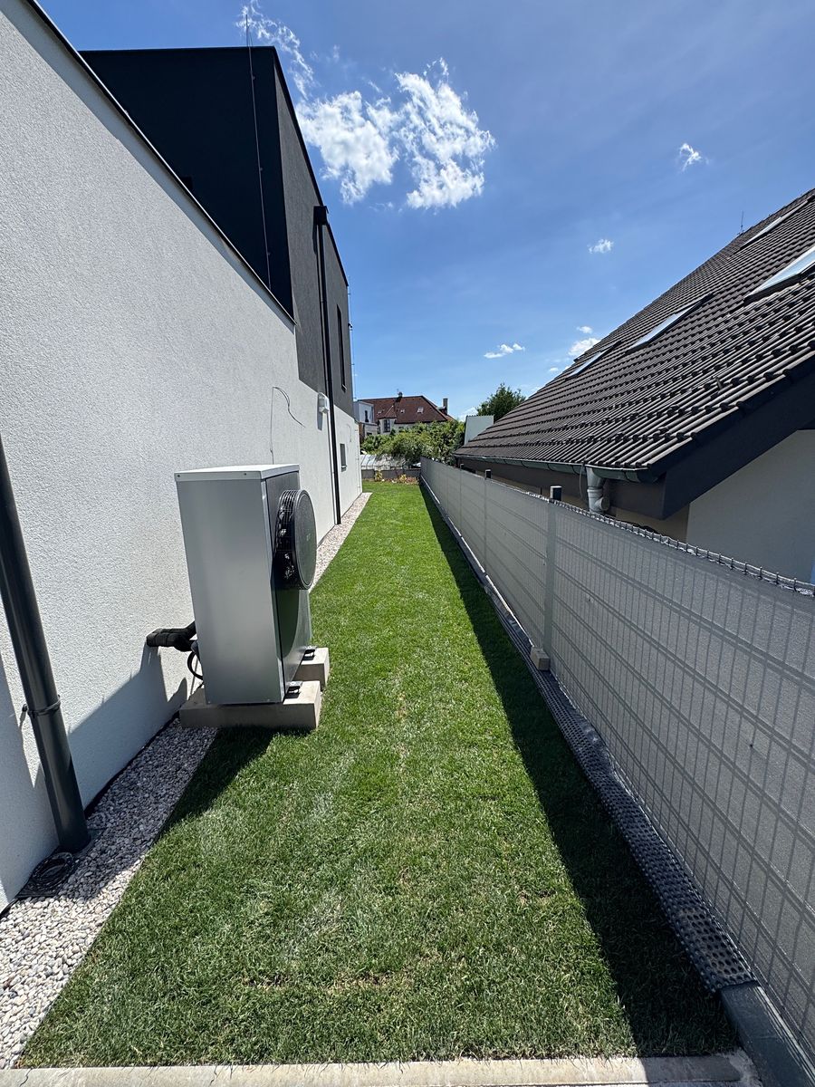 Prodej rodinného domu 244 m², pozemek 477 m² – fotografie 3