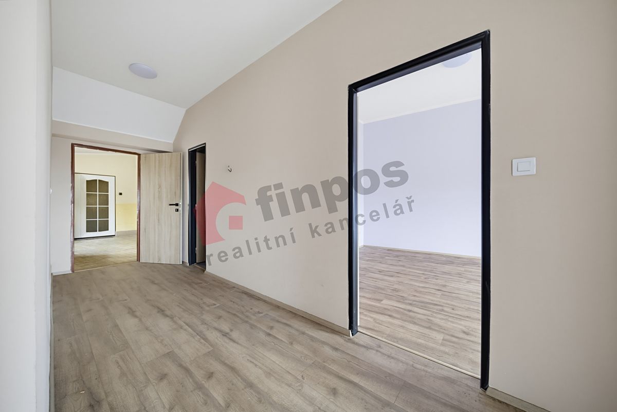 Pronájem bytu 6 pokojů a více 180 m² – fotografie 5