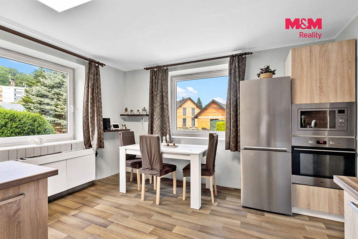 Prodej rodinného domu 180 m², pozemek 641 m² – fotografie 3