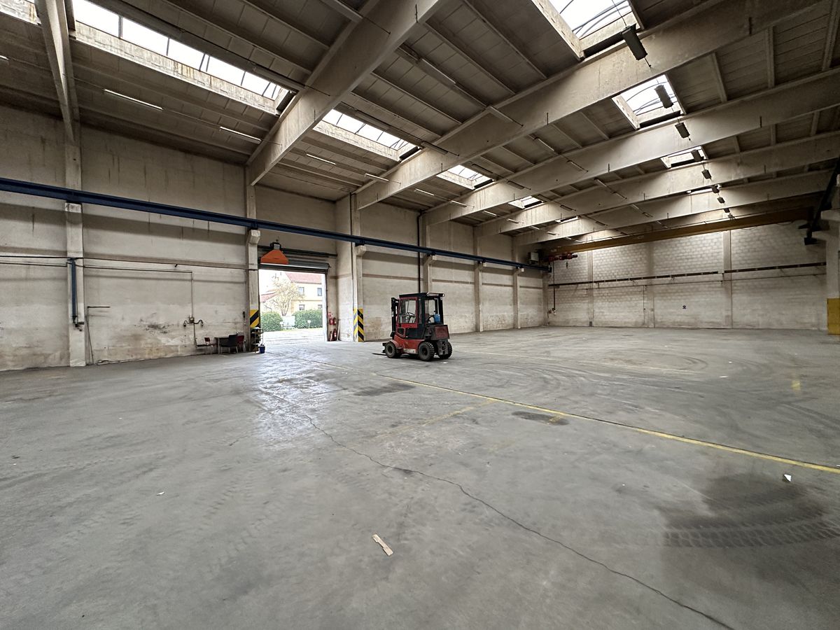Pronájem skladového prostoru 1200 m² – fotografie 3