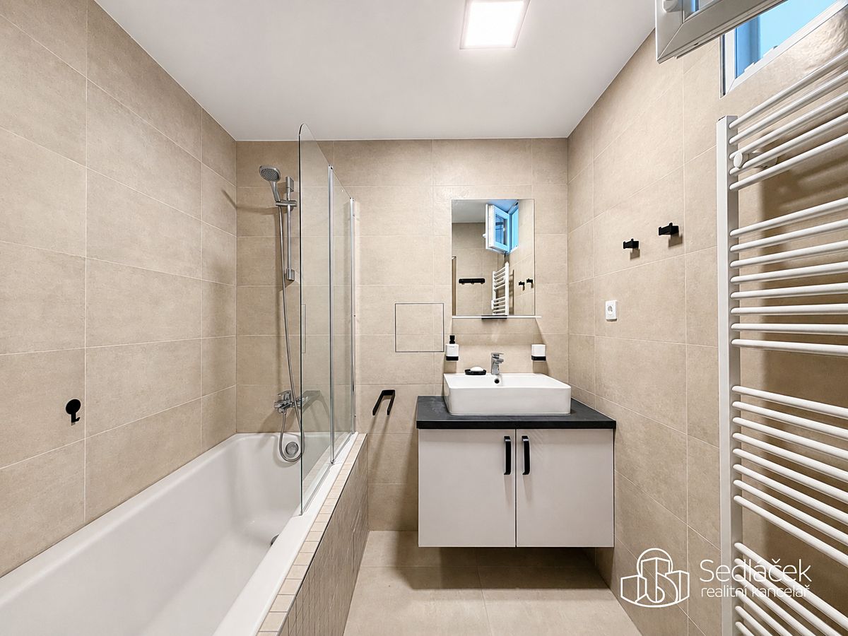 Pronájem bytu 2+1 59 m² – fotografie 2