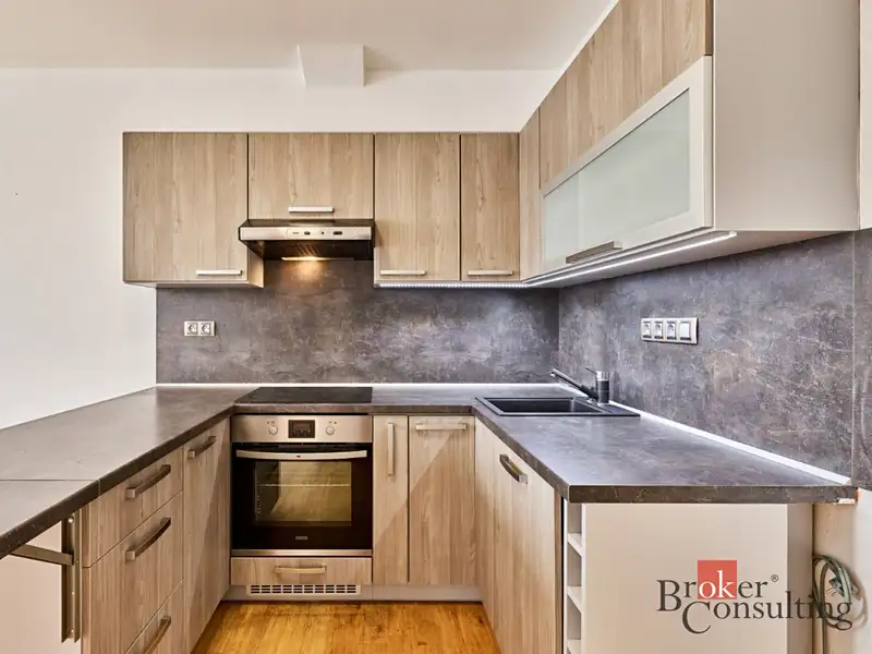 Pronájem bytu 2+kk 46 m², Úpice – náhled fotky 2
