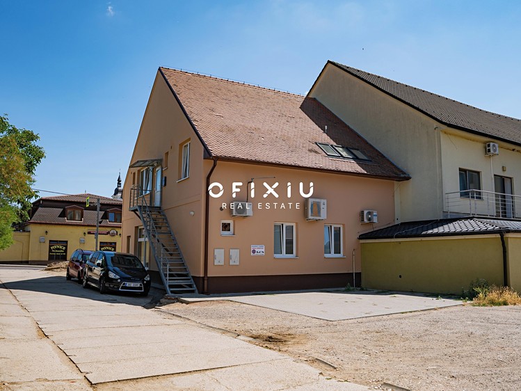 Prodej komerčního prostoru, 276 m² (2 z 21)