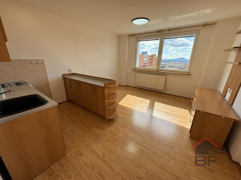 Pronájem bytu 2+kk 40 m² – fotografie 3