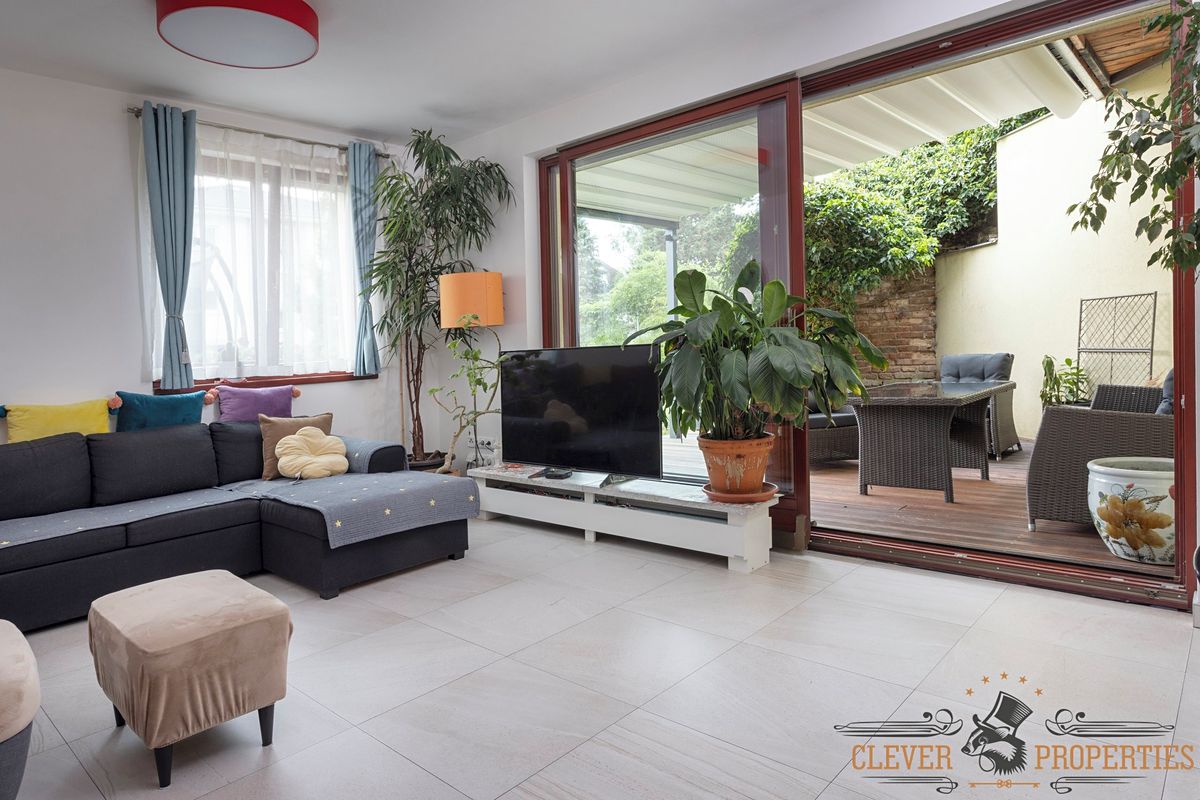 Prodej rodinného domu 260 m², pozemek 359 m² – fotografie 4