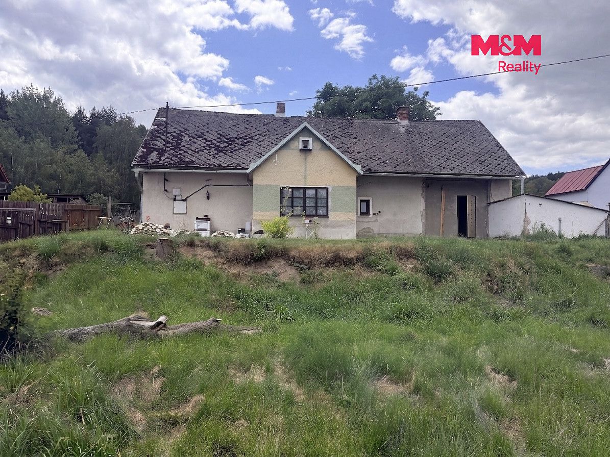 Prodej rodinného domu 90 m², pozemek 815 m² – fotografie 2
