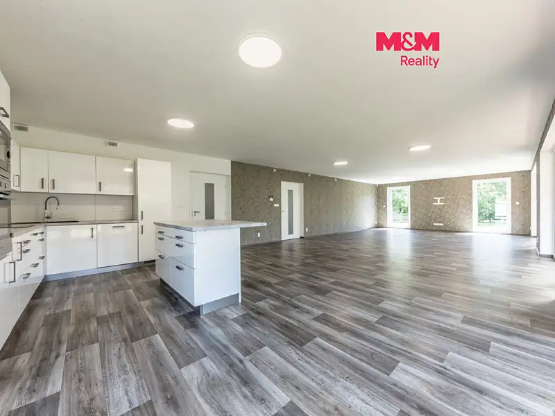 Prodej rodinného domu 341 m², pozemek 800 m², Líbeznice – náhled fotky 1