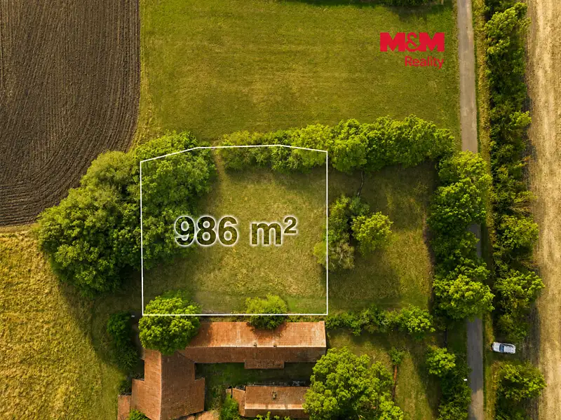 Prodej zahrady 986 m², Běchary – náhled fotky 1