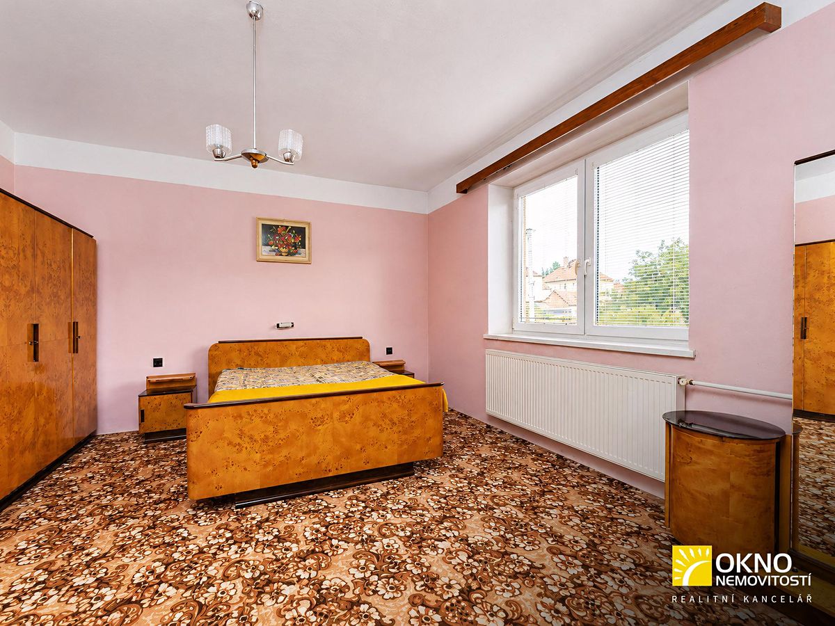 Prodej rodinného domu 260 m², pozemek 1634 m² – fotografie 2