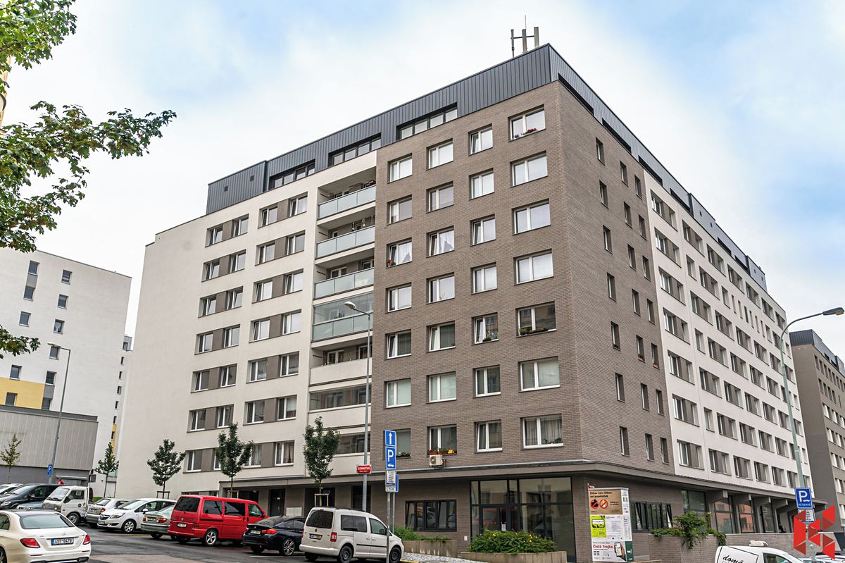 Pronájem bytu 2+1 65 m² – fotografie 3