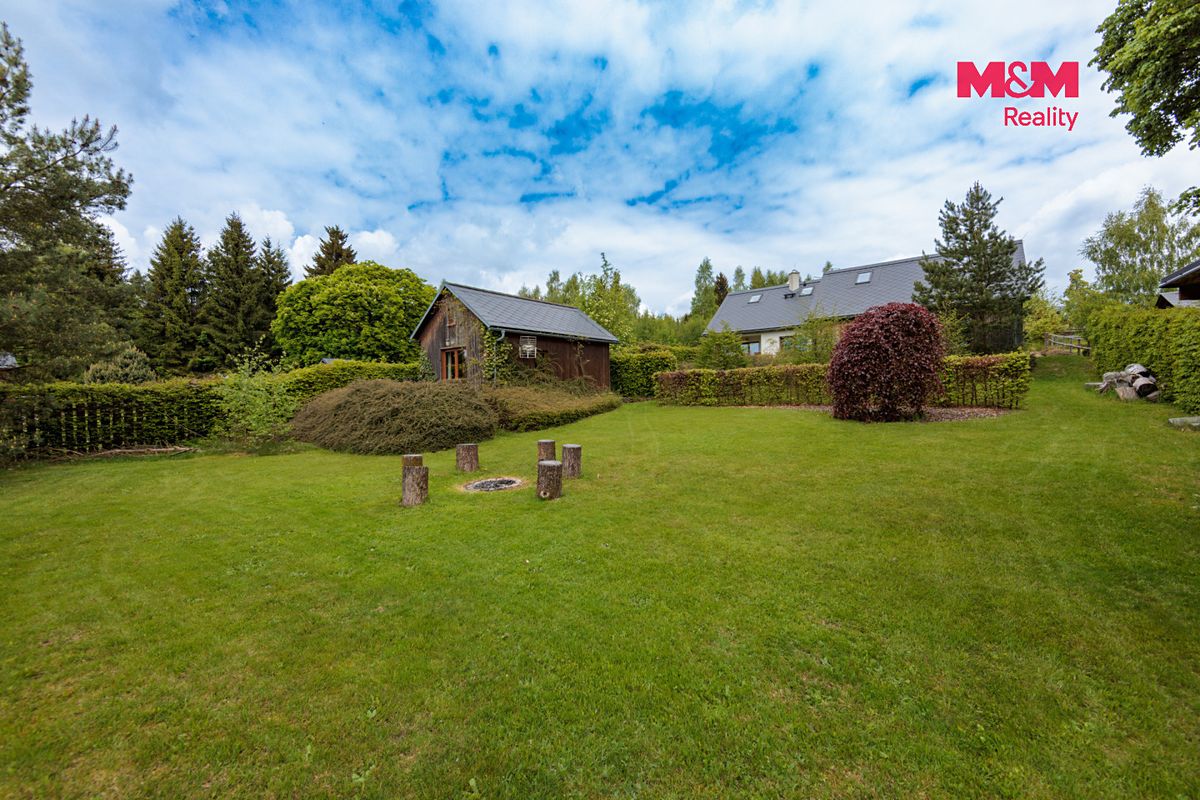 Prodej rodinného domu 183 m², pozemek 1211 m² – fotografie 2