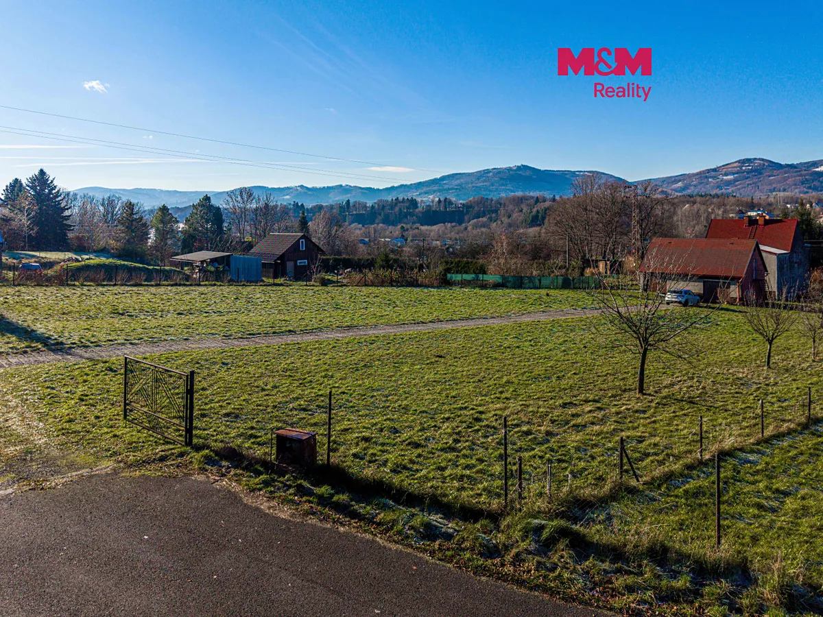 Prodej stavebního pozemku 2270 m²