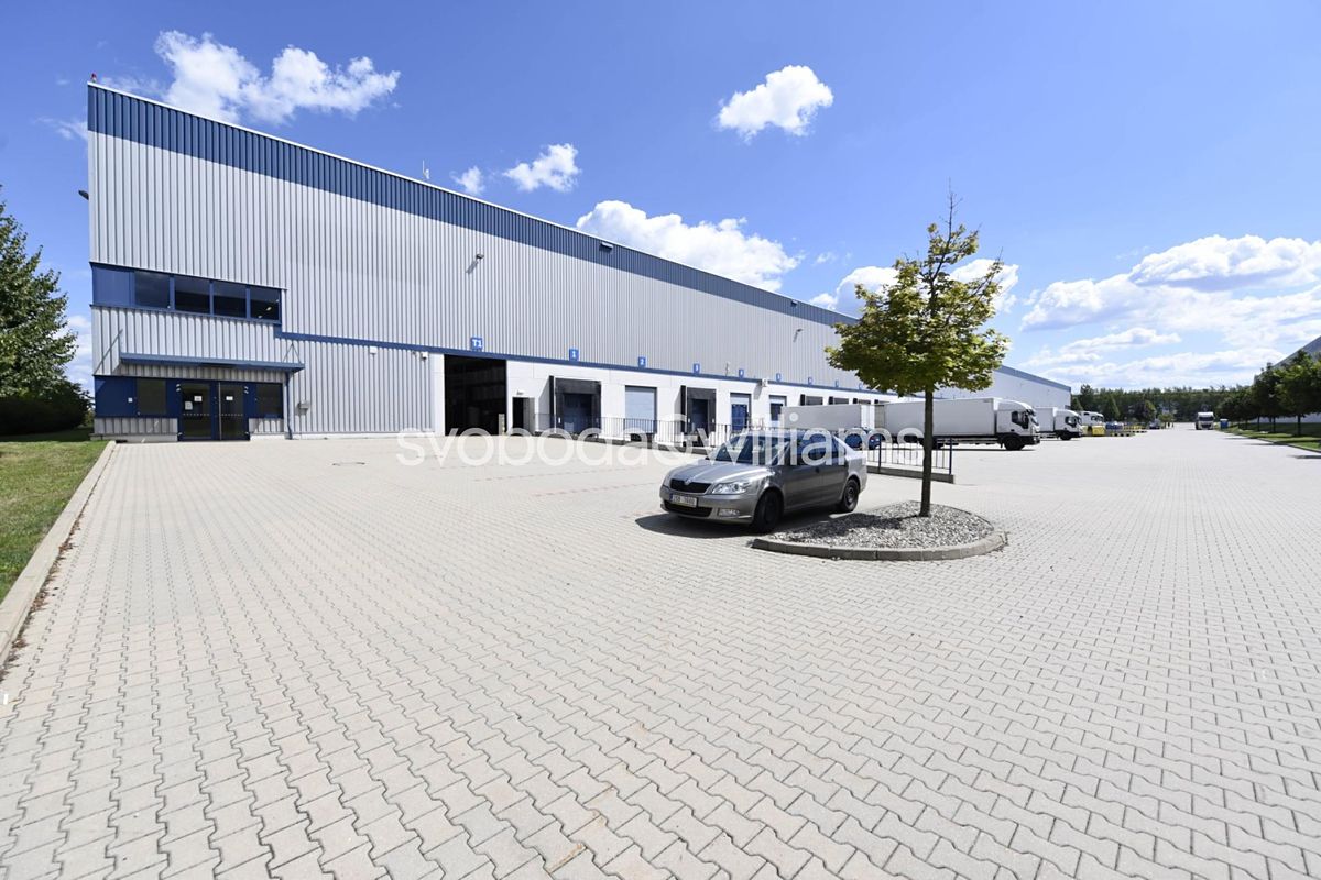 Pronájem skladového prostoru 3830 m² – fotografie 3
