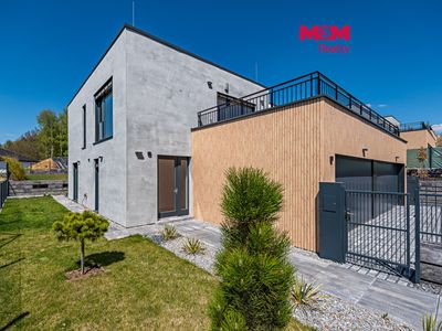 Prodej rodinného domu 201 m², pozemek 940 m²