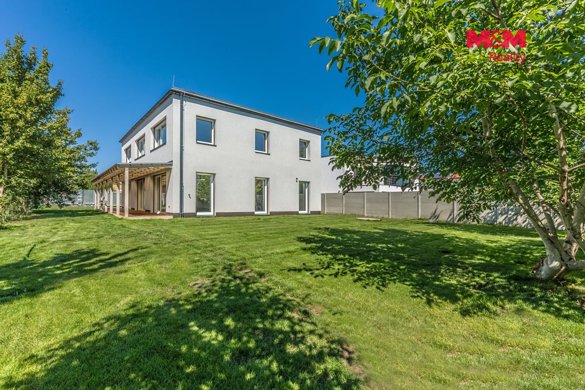 Prodej rodinného domu 341 m², pozemek 800 m² – fotografie 2