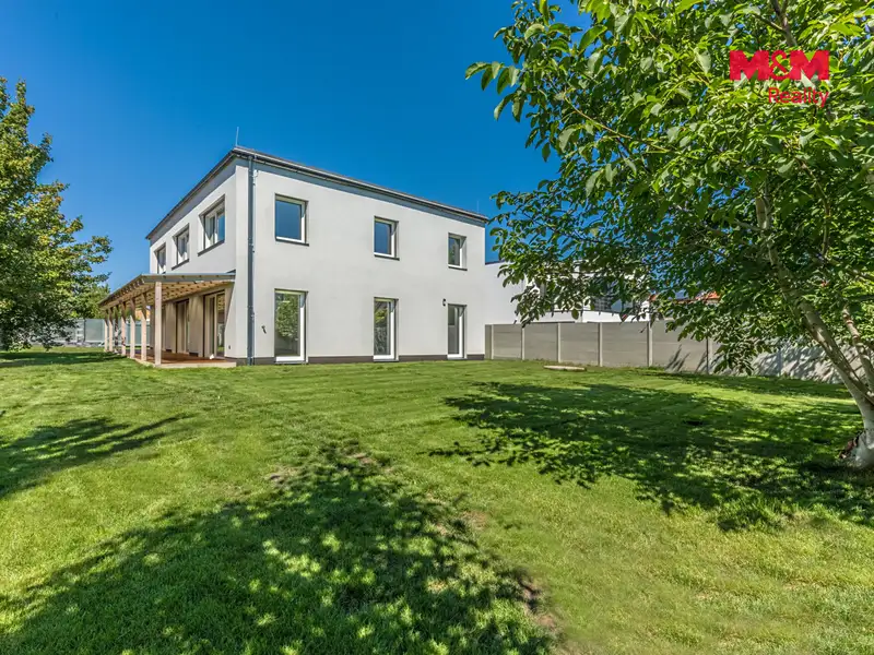 Prodej rodinného domu 341 m², pozemek 800 m², Líbeznice – náhled fotky 2
