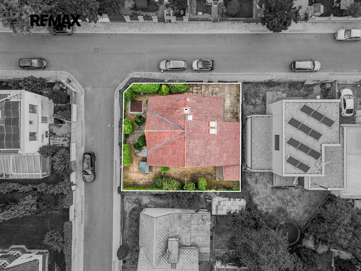 Prodej rodinného domu 137 m², pozemek 120 m² – fotografie 2
