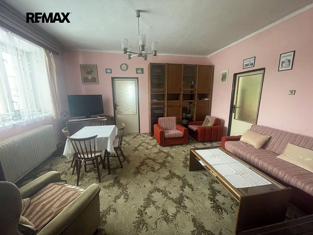 Prodej rodinného domu 198 m², pozemek 788 m² – fotografie 4