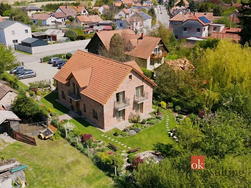 Prodej stavebního pozemku 2219 m², Holice – náhled fotky 3