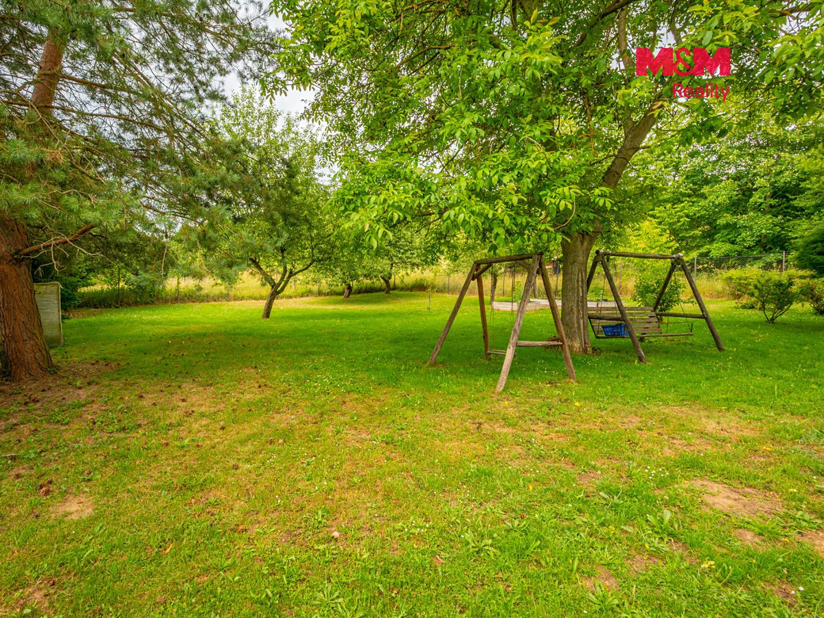 Prodej rodinného domu 140 m², pozemek 2049 m² – fotografie 3