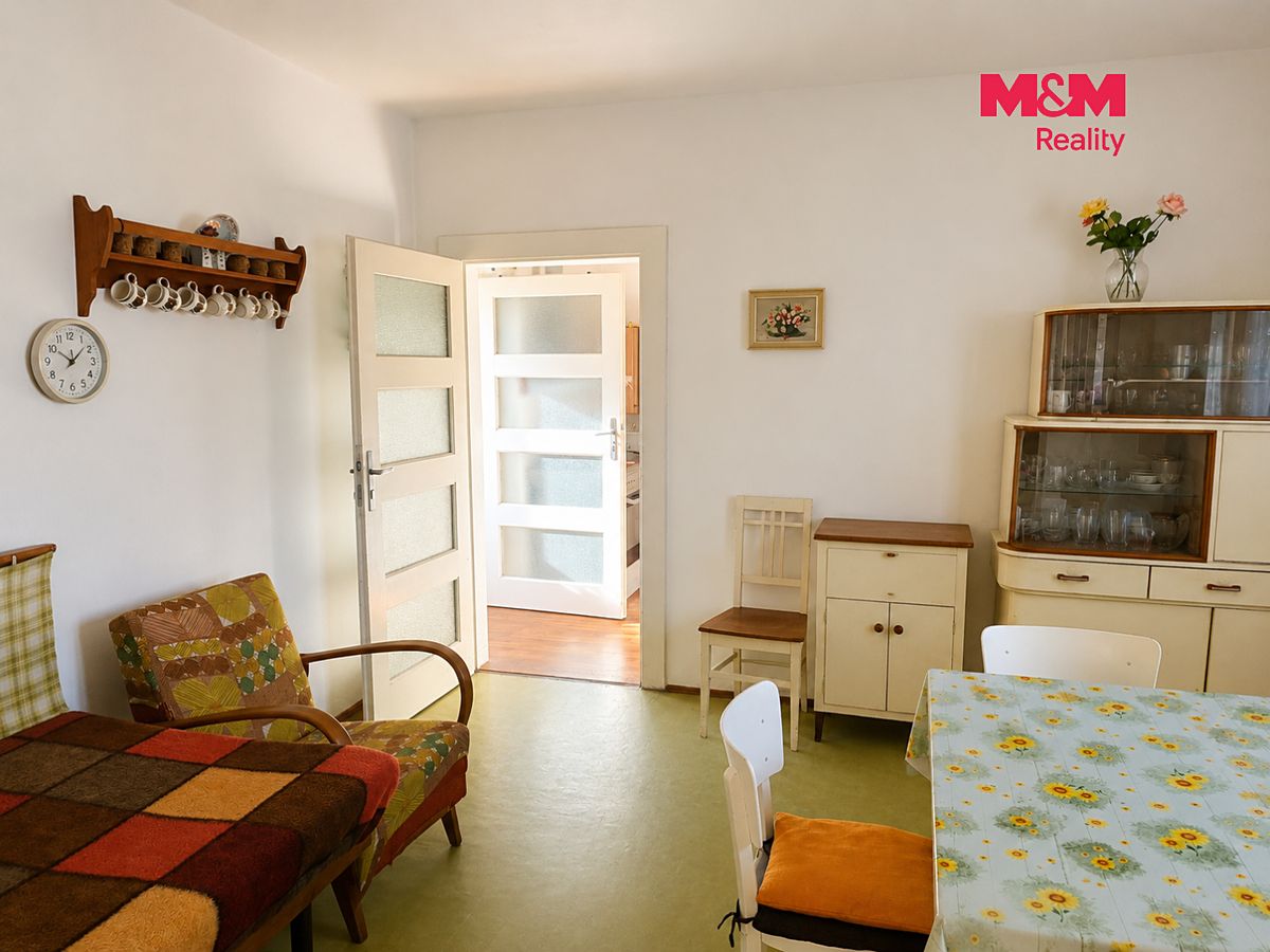 Prodej rodinného domu 80 m², pozemek 326 m² – fotografie 2