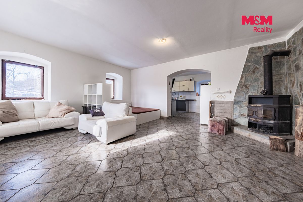 Prodej rodinného domu 480 m², pozemek 1898 m² – fotografie 4