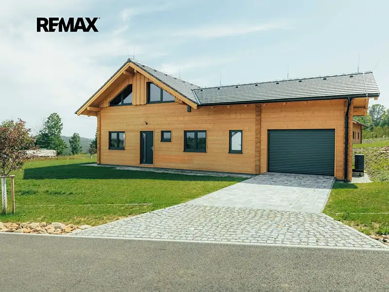 Prodej rodinného domu 153 m², pozemek 1087 m², Vacov – náhled fotky 1
