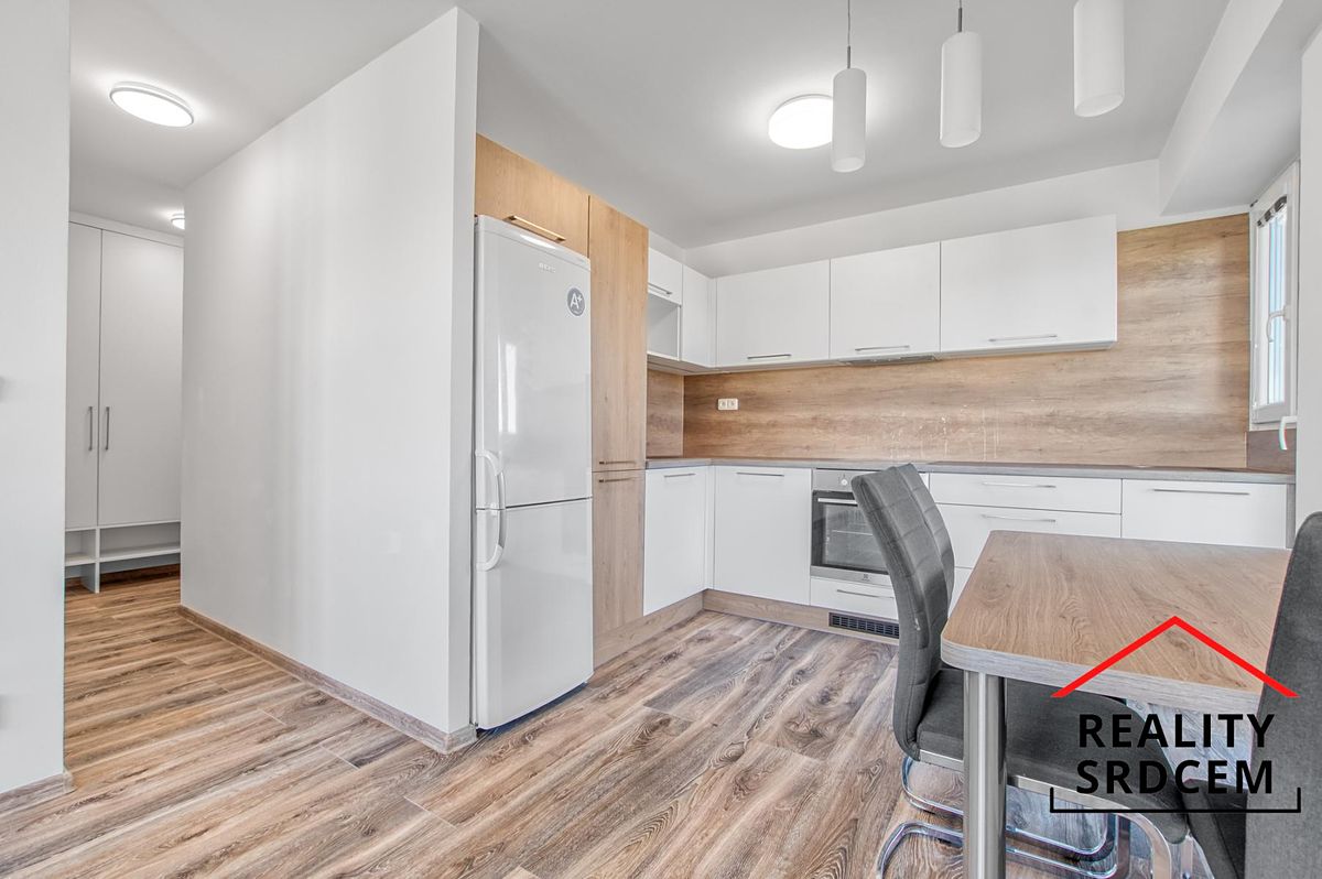 Pronájem bytu 2+kk 42 m² – fotografie 2