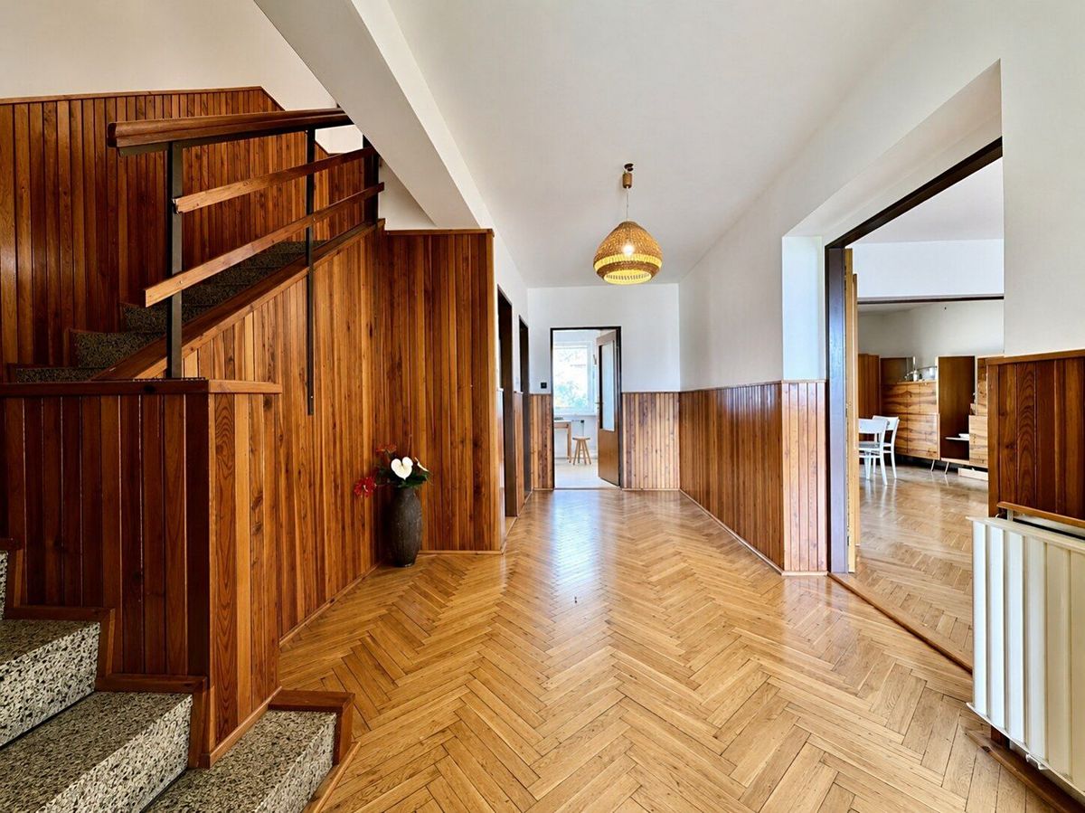 Prodej rodinného domu 220 m², pozemek 517 m² – fotografie 4