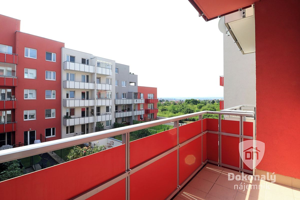 Pronájem bytu 1+kk 37 m² – fotografie 3
