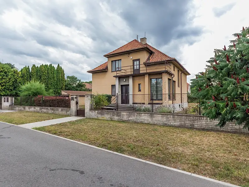 Prodej rodinného domu 215 m², pozemek 1120 m², Nelahozeves – náhled fotky 2