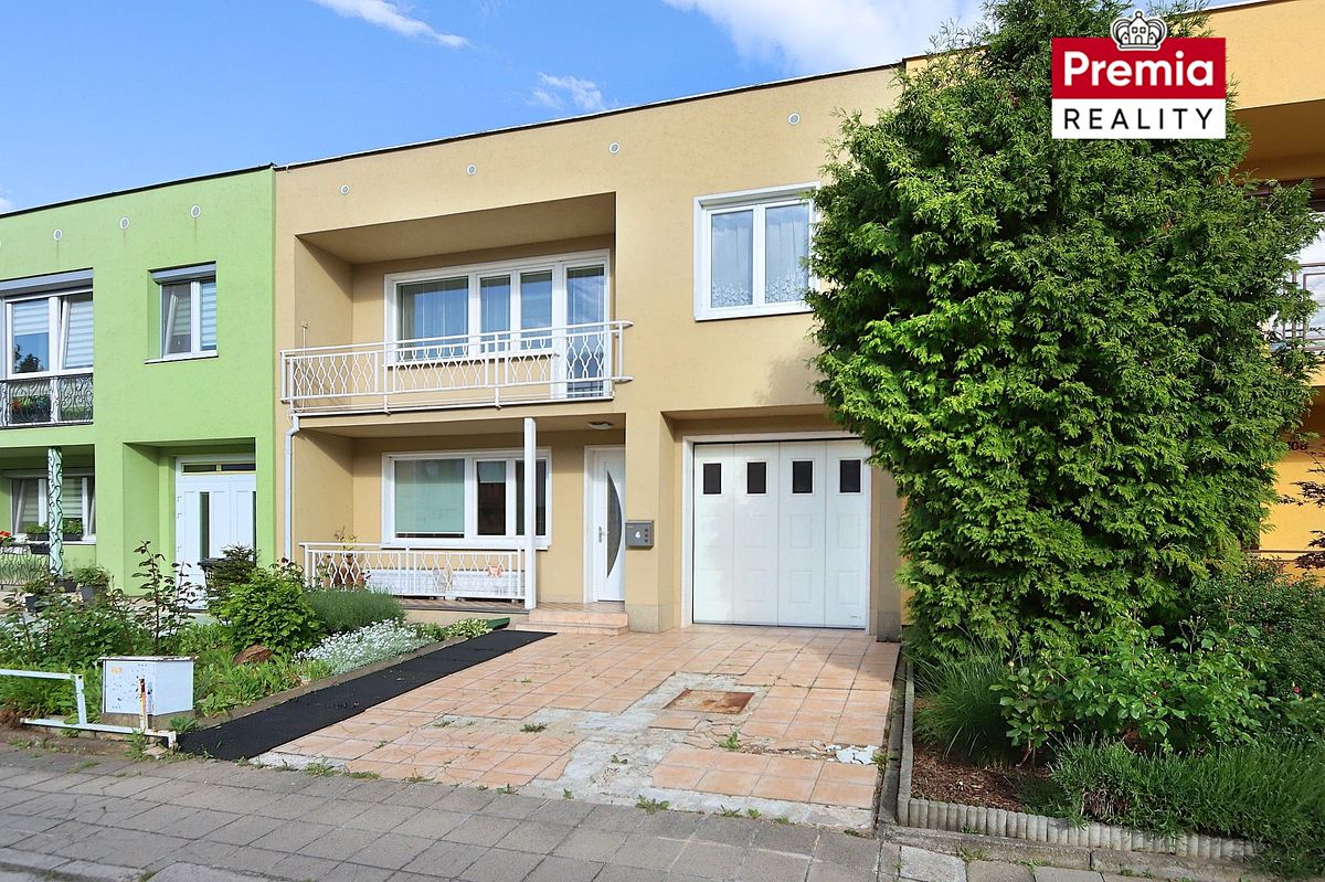 Pronájem rodinného domu 200 m², pozemek 303 m²