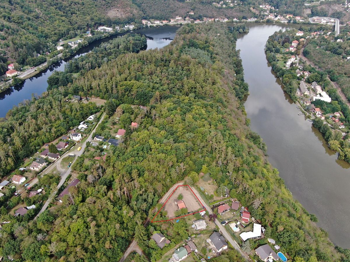 Prodej stavebního pozemku 779 m² – fotografie 2