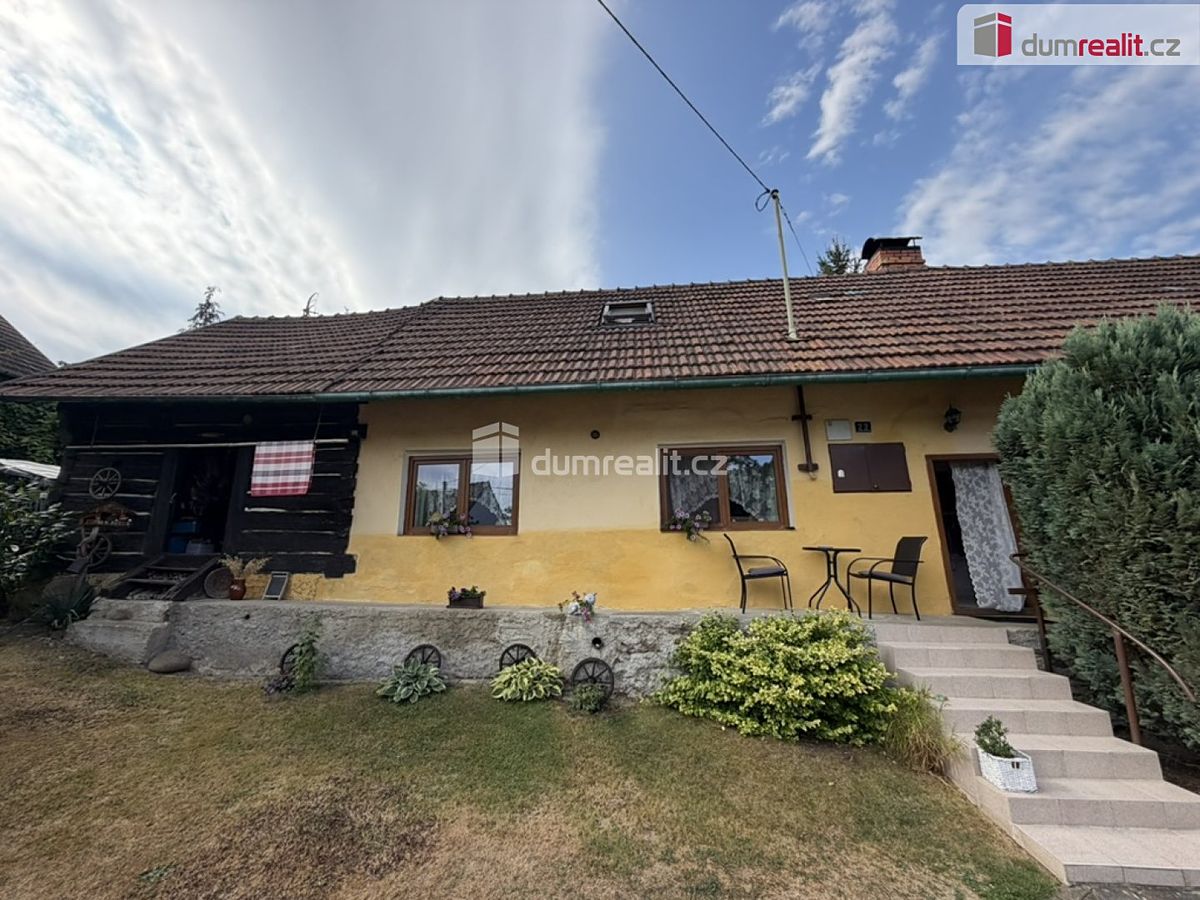 Prodej rodinného domu 163 m², pozemek 686 m² – fotografie 2