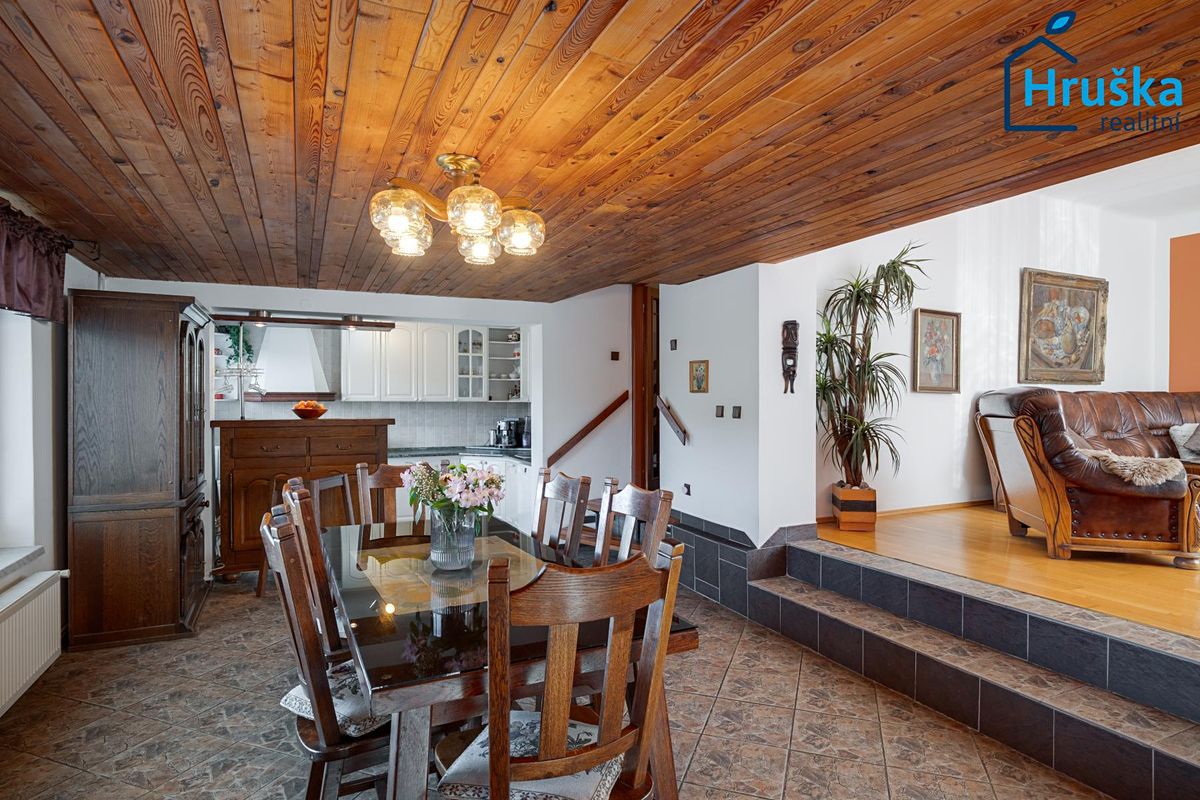 Prodej rodinného domu 230 m², pozemek 3780 m² – fotografie 5